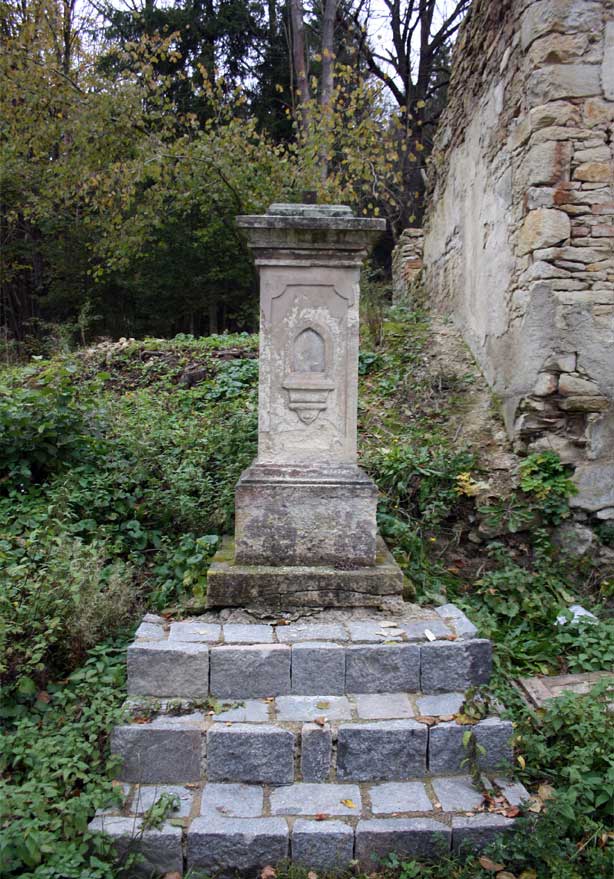 Wegkreuz bei Kapelle in Mußlau