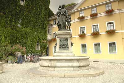 Donndorfbrunnen in Weimar